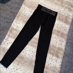 Gym shark leggings